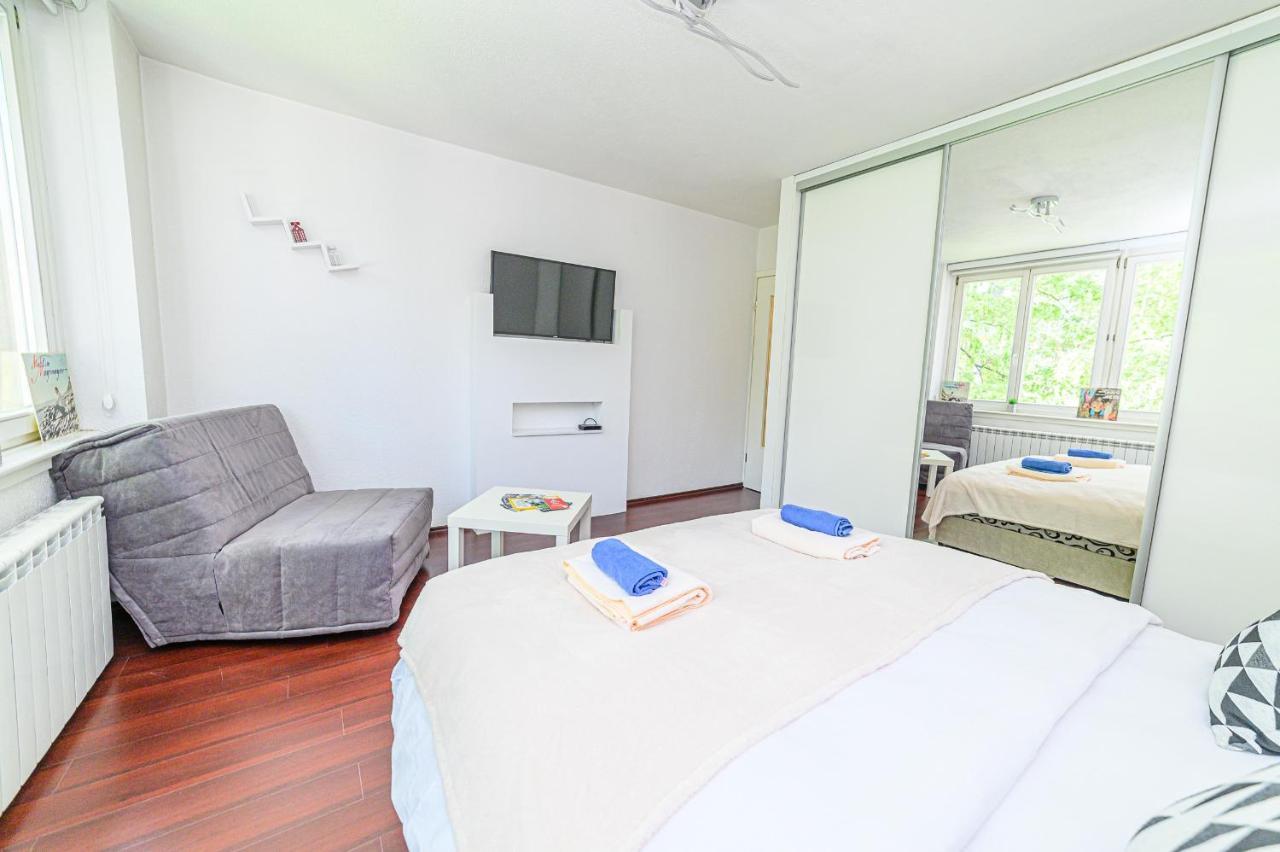 Appartamento Beautiful cozy Studio close to City Center Sarajevo Esterno foto